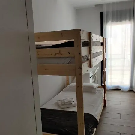 La Naval Flat Ii W Garage Apartmán *